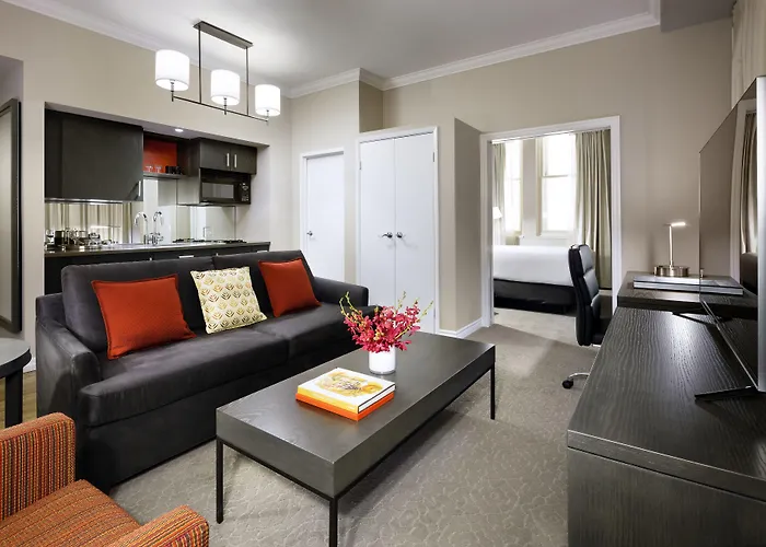 One King West Hotel&Residence