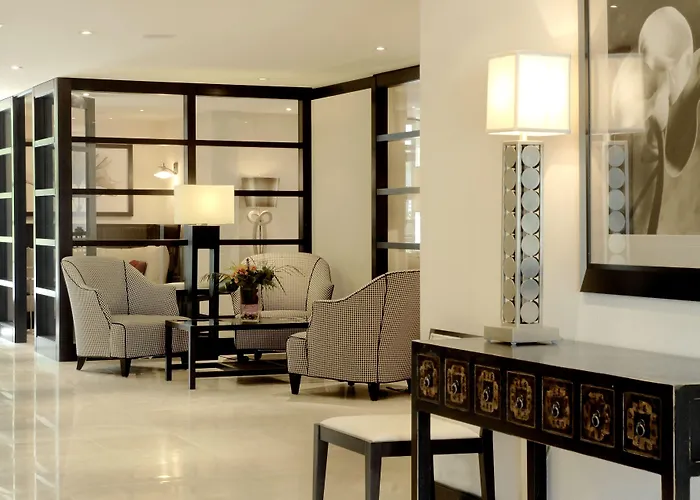 Shaw Club Hotel